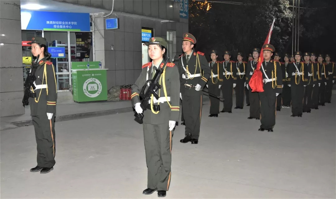 “国旗下的爱国主义教育”升旗仪式活动现场